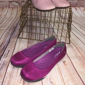 Eddie Bauer Purple Flats